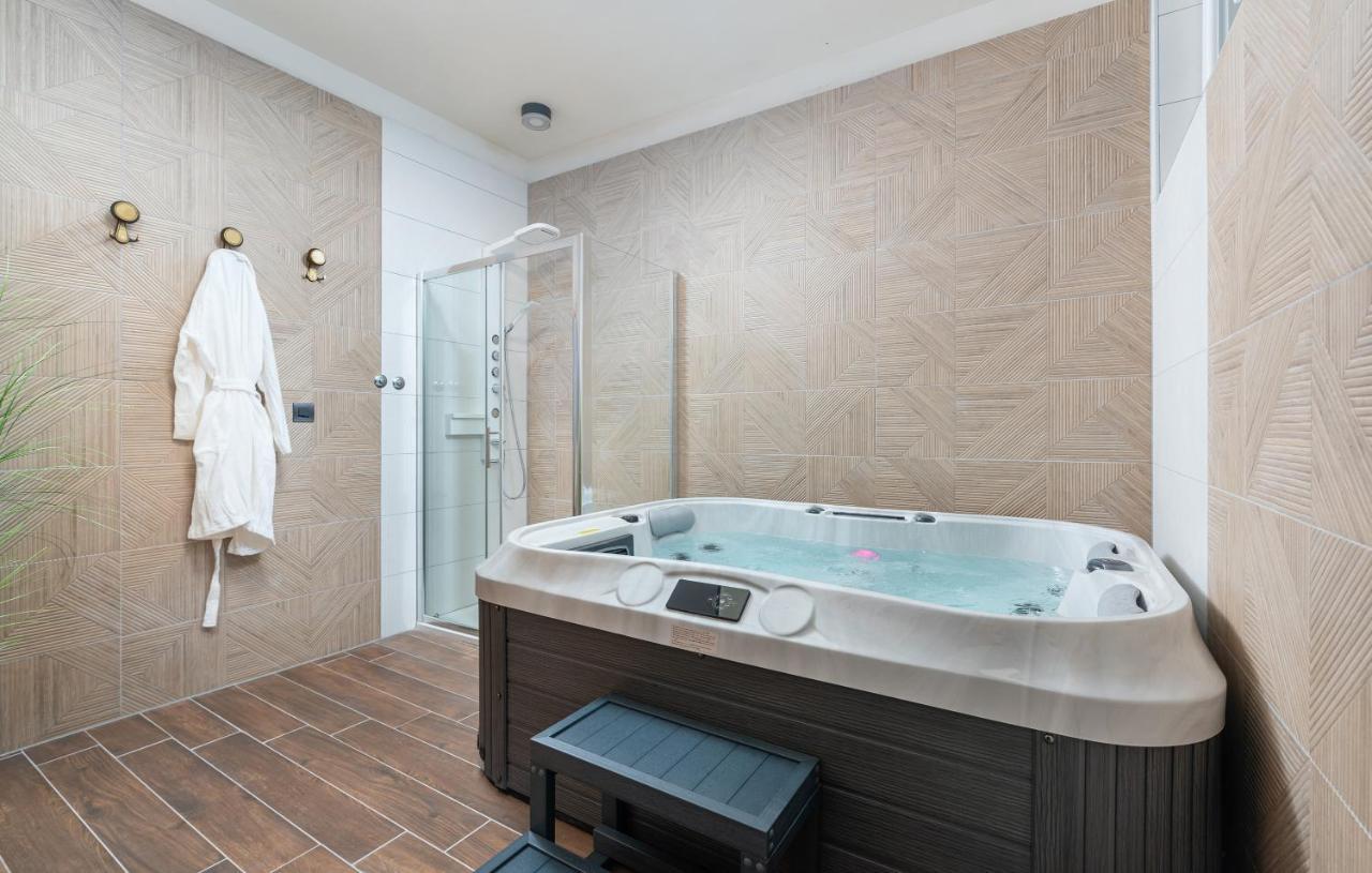 Hotel Dua Residence Пореч Екстер'єр фото