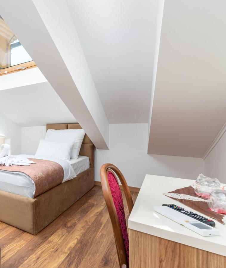 Hotel Dua Residence Пореч Екстер'єр фото